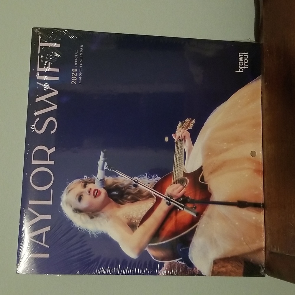Taylor Swift *MINI* 2024 16-Month Calendar